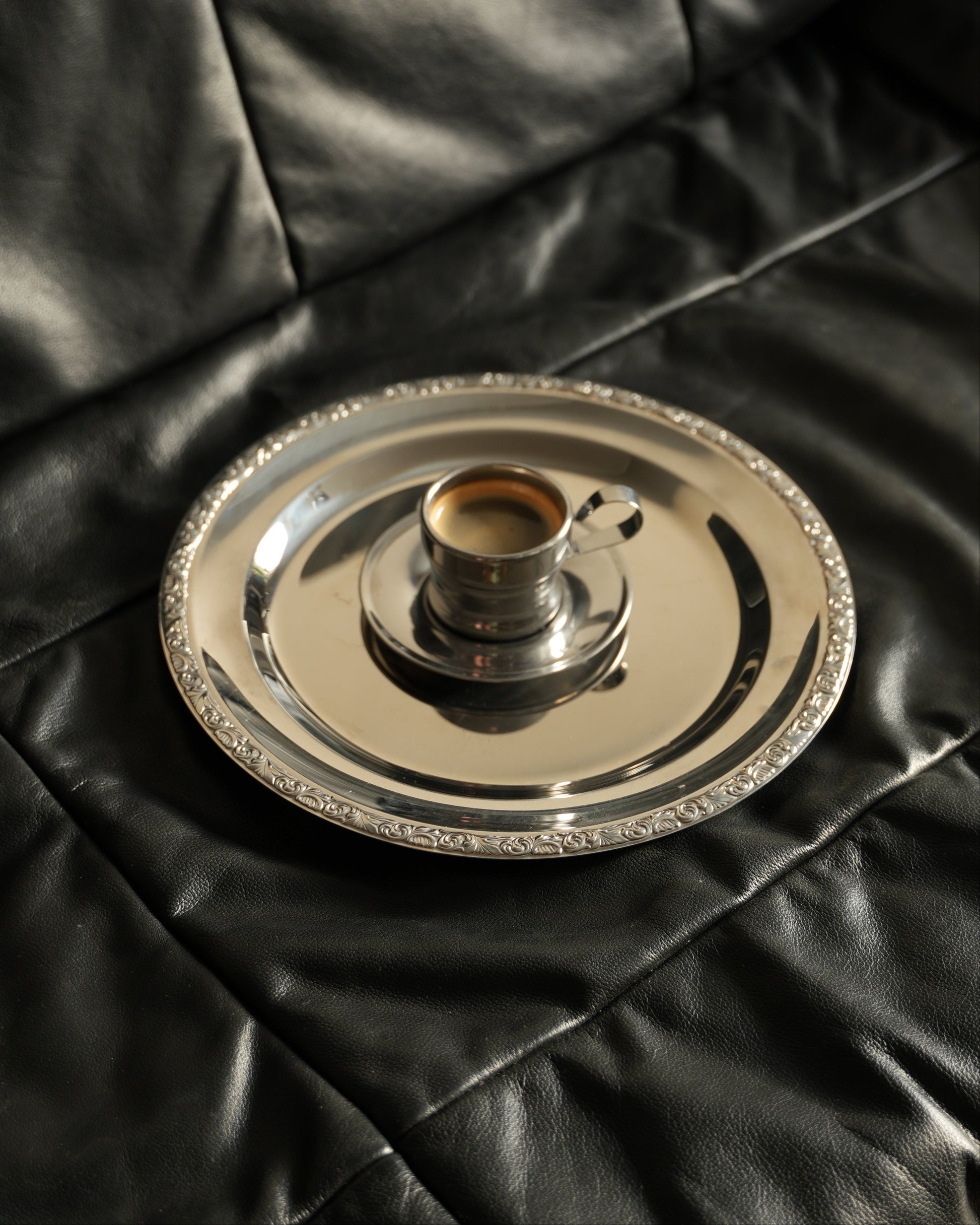 Taca ze stali nierdzewnej WMF,  kolekcja „Baroque”