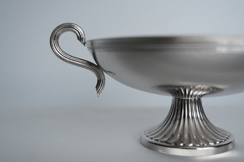 Chromowany puchar z uchwytami