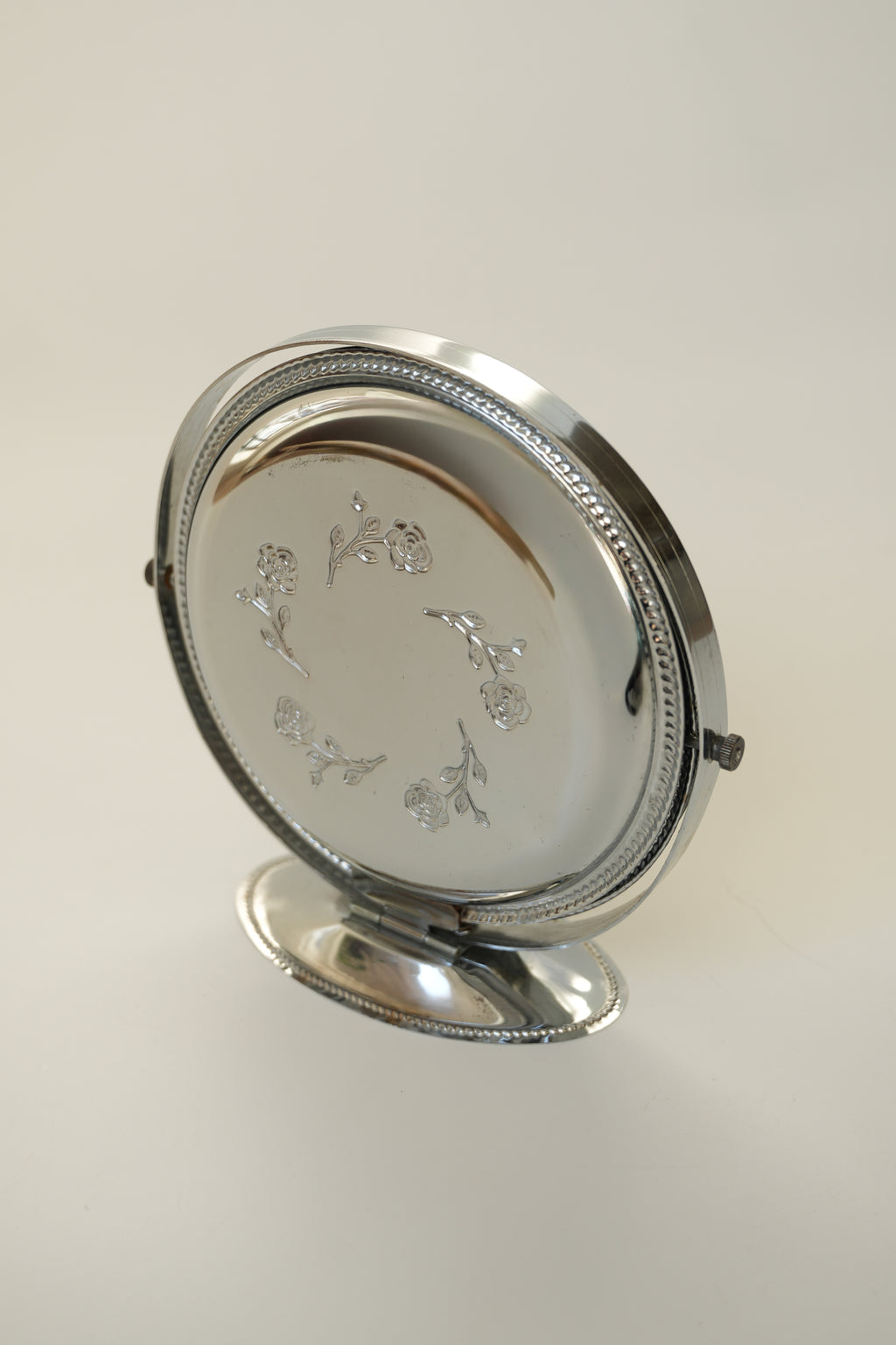 Składana etażerka do serwowania przekąsek i deserów