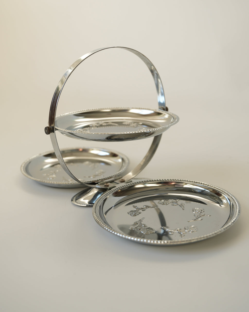 Składana etażerka do serwowania przekąsek i deserów