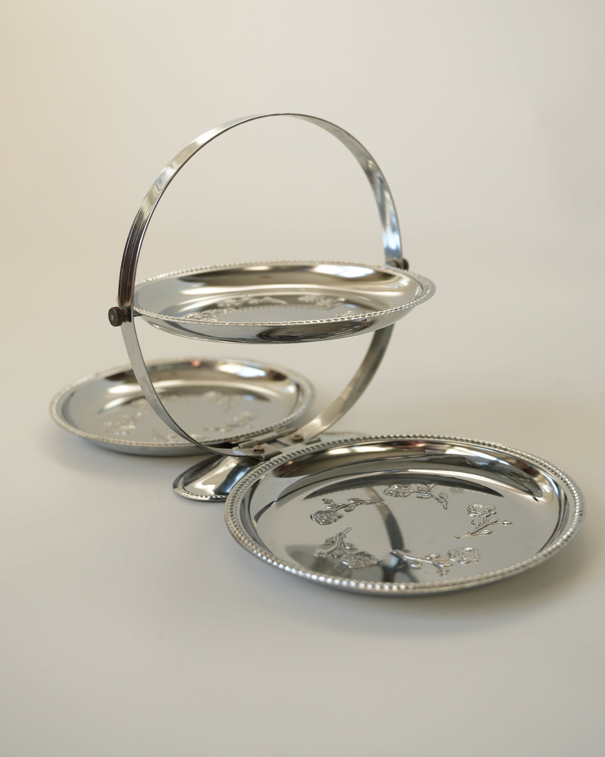 Składana etażerka do serwowania przekąsek i deserów