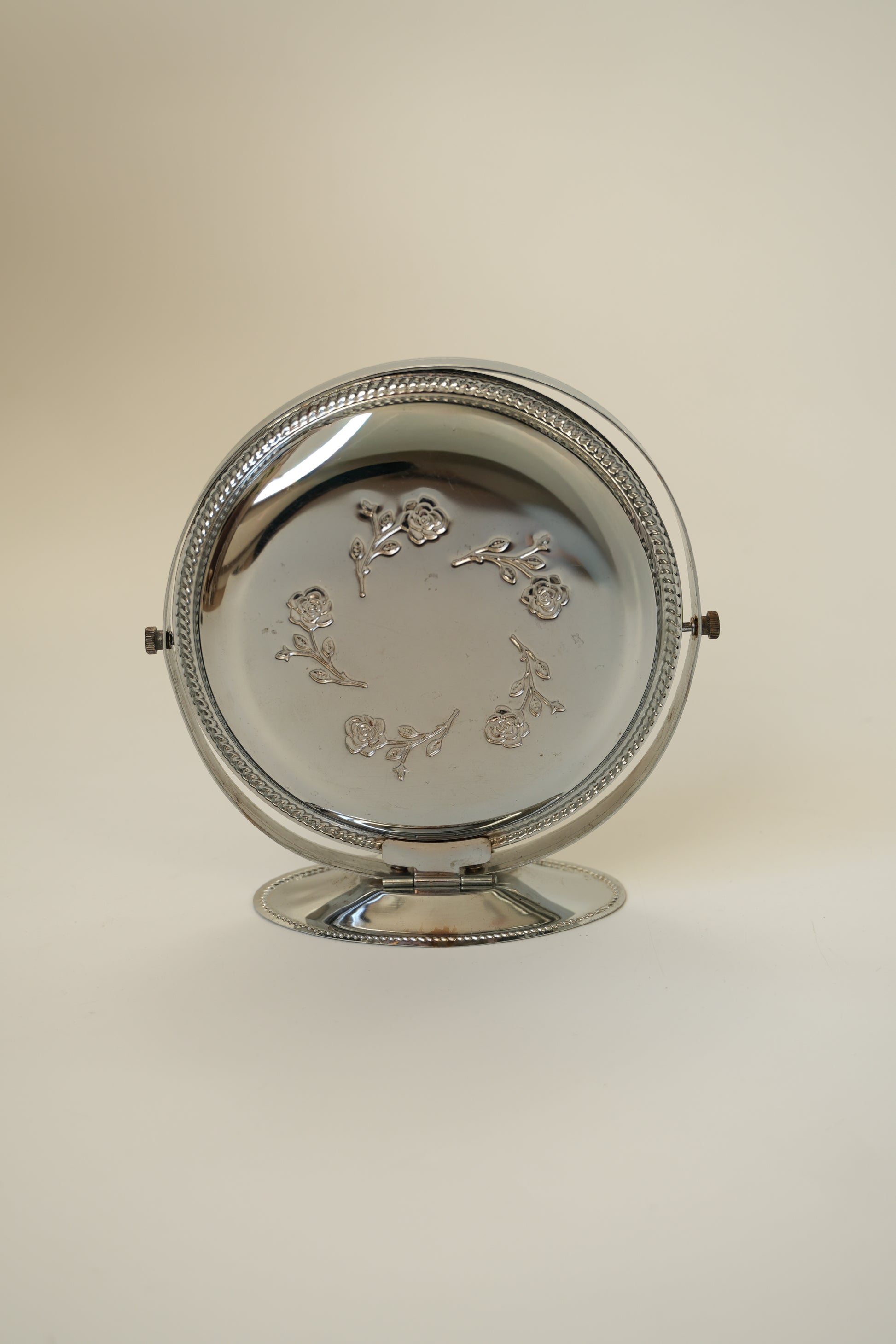 Składana etażerka do serwowania przekąsek i deserów