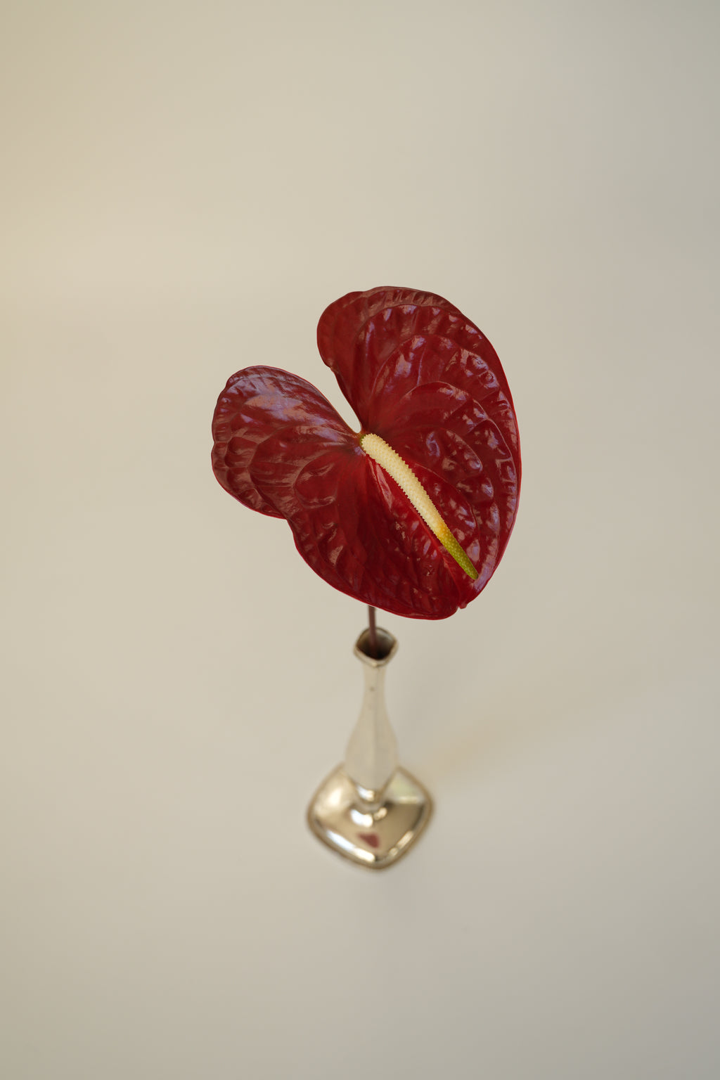 Posrebrzany wazonik typu one-flower