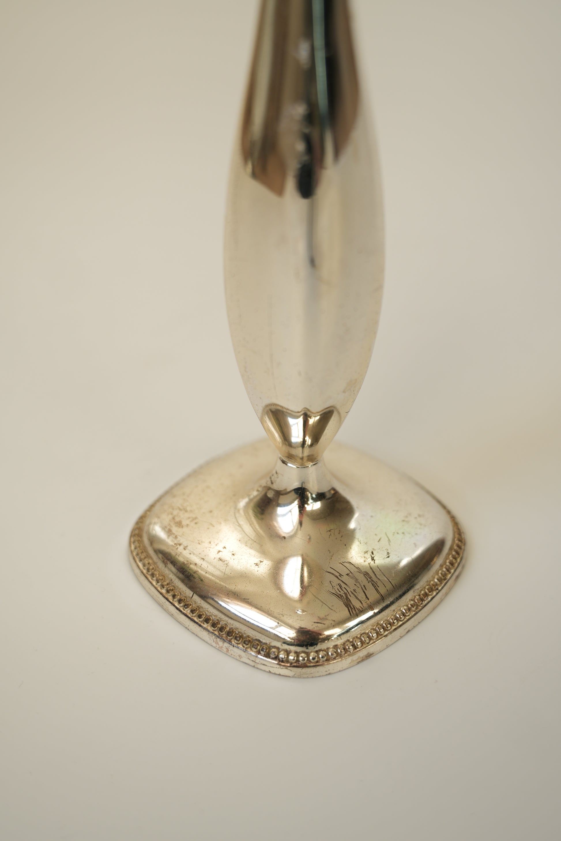 Posrebrzany wazonik typu one-flower