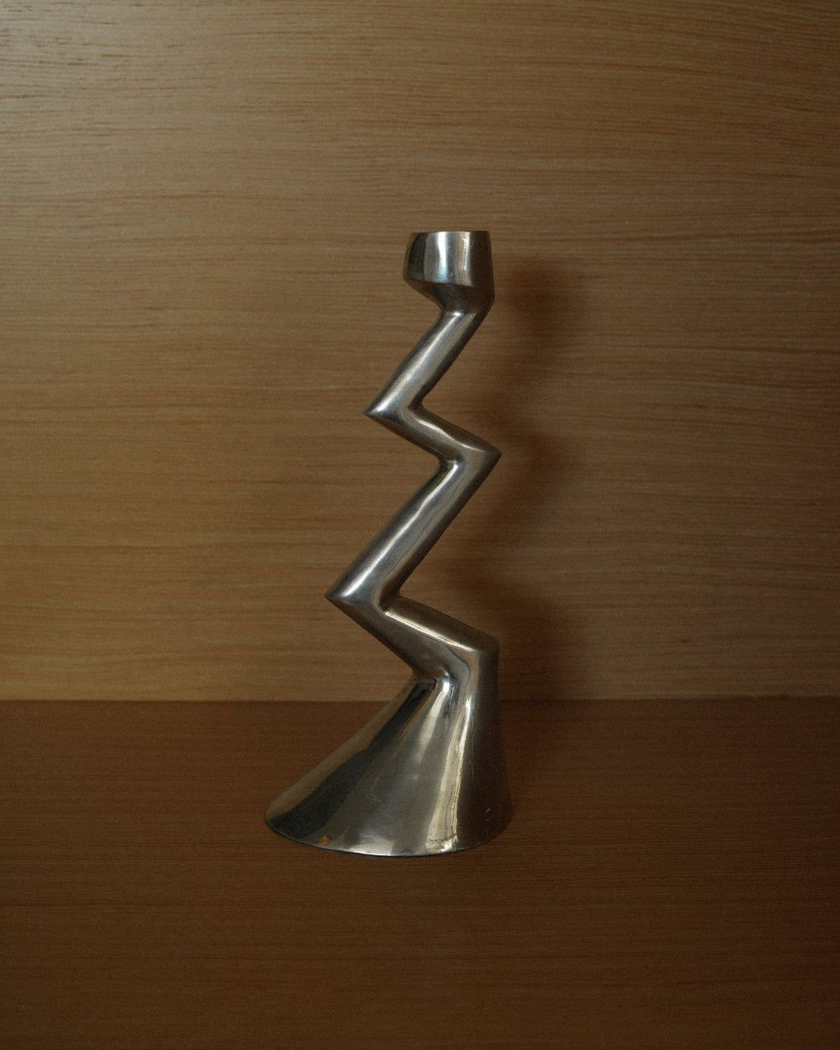 Świecznik Zig-Zag projektu Matthew Hilton